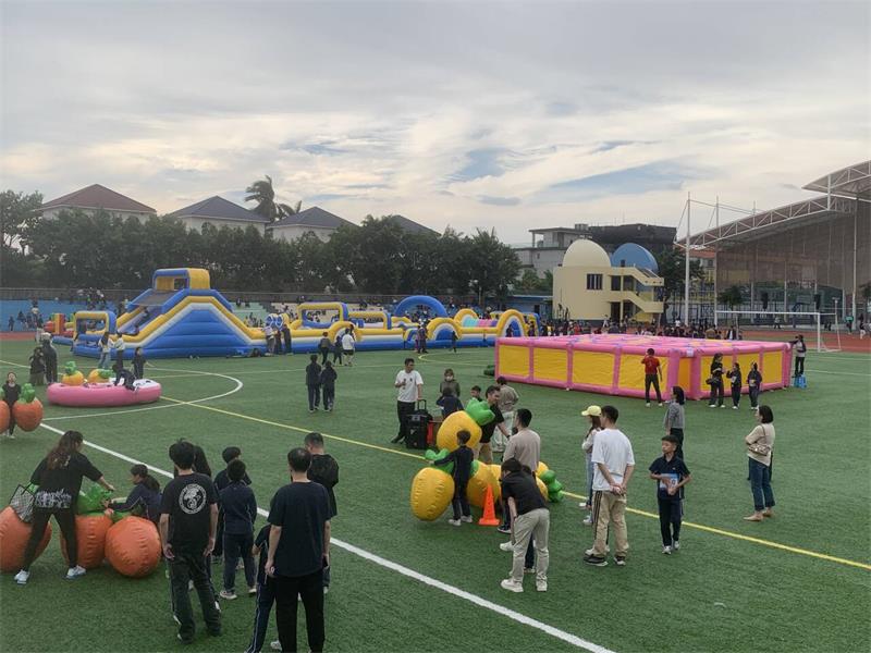 Funworld Company Big Campus Inflatable Castle Bounce House Carnival Project