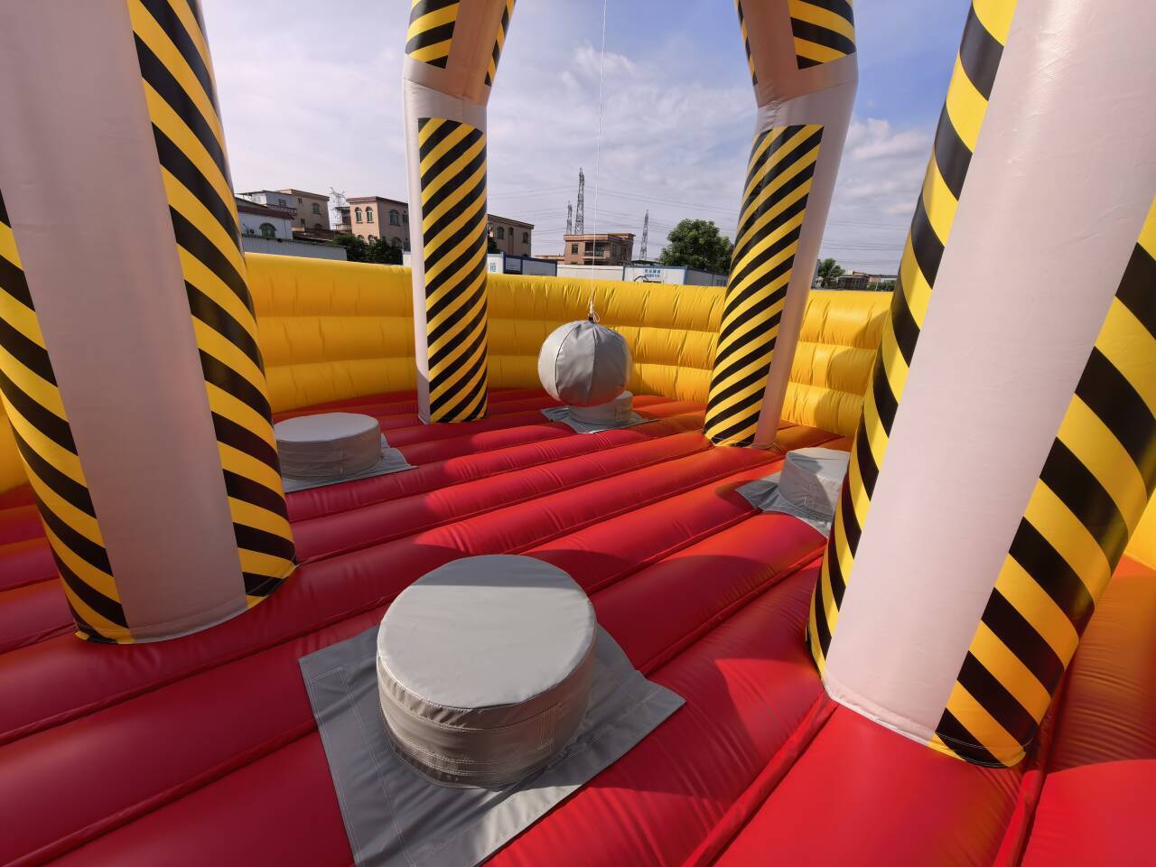 Wrecking Ball Joust Inflatable Outdoor Game Wrecking Ball Joust Inflatable Outdoor Game